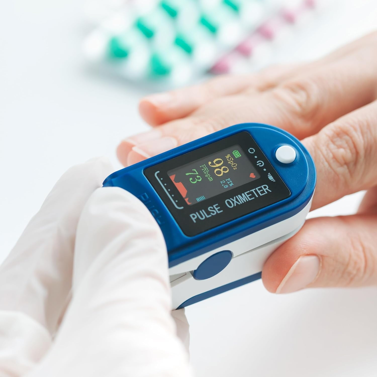 Finger Pulse Oximeter and OLED Display, Accurate Fast Sp02 Reading Oxygen Meter, Blood Oxygen Saturation Monitor for Heart Rate and SpO2,Blue